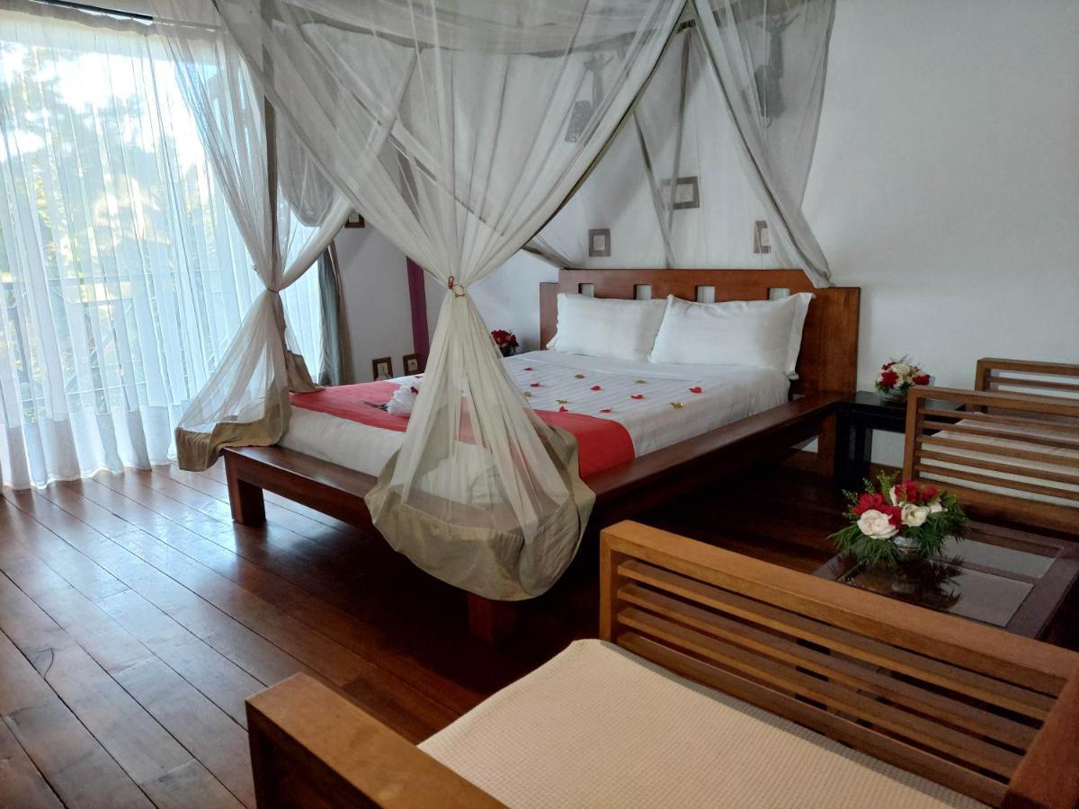Island Continent Hotel Ivato Airport Buitenkant foto