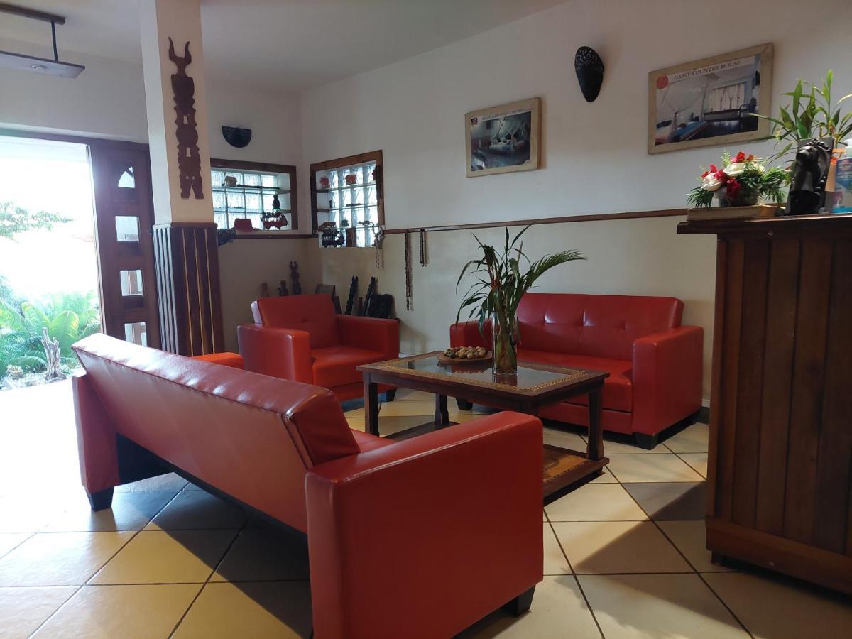 Island Continent Hotel Ivato Airport Buitenkant foto